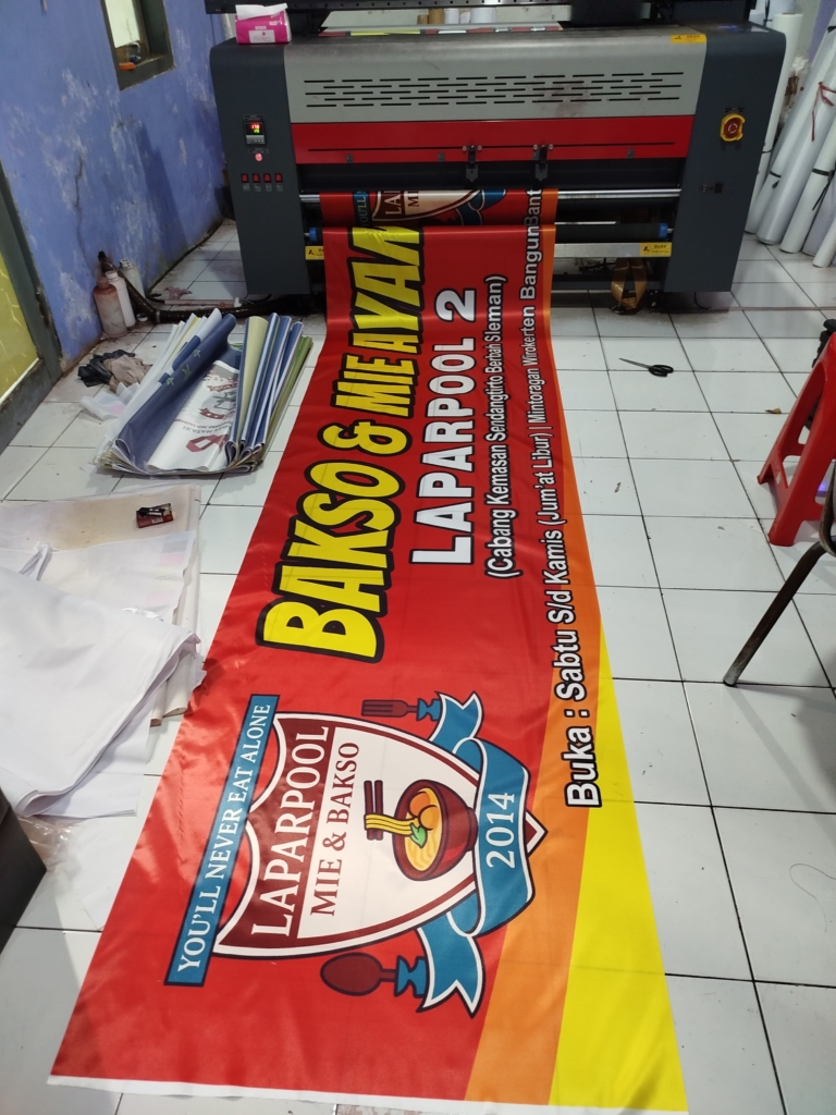 Jasa Cetak Umbul-Umbul Pawai Terdekat Jogja dan Sekitarnya