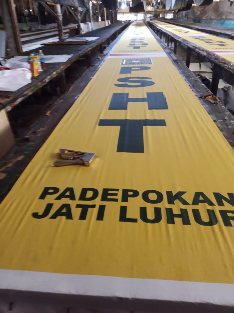 Umbul Umbul Sekolahan
